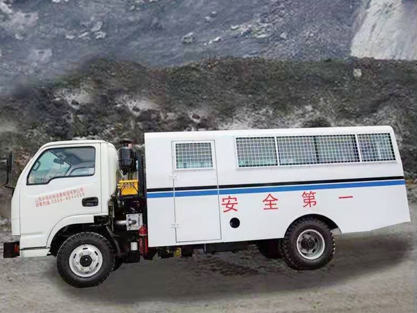 WC19RJ(A)防爆柴油機無軌膠輪車(chē)(四驅型)介紹